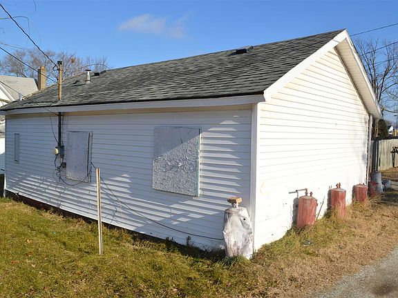 5th image of 213 Saint Joseph St