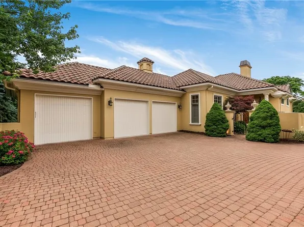 3411 W 138th St, Leawood, KS 66224
