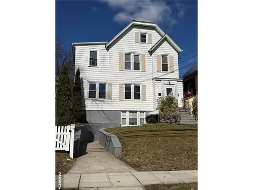 52 Orient Way Photo 1