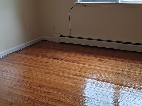 5th image of 205 Maplewood Ave APT 12