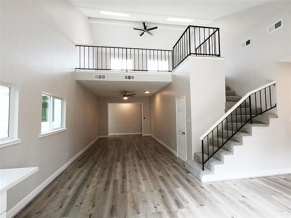 2nd image of 7607 Bankside Dr