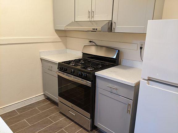 5th image of 276 3rd Ave #8