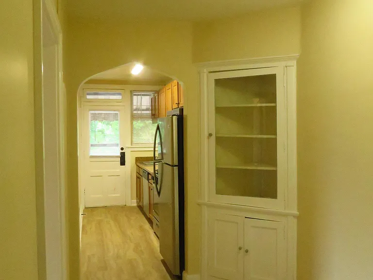 3229 Indianola Ave — Photo 5