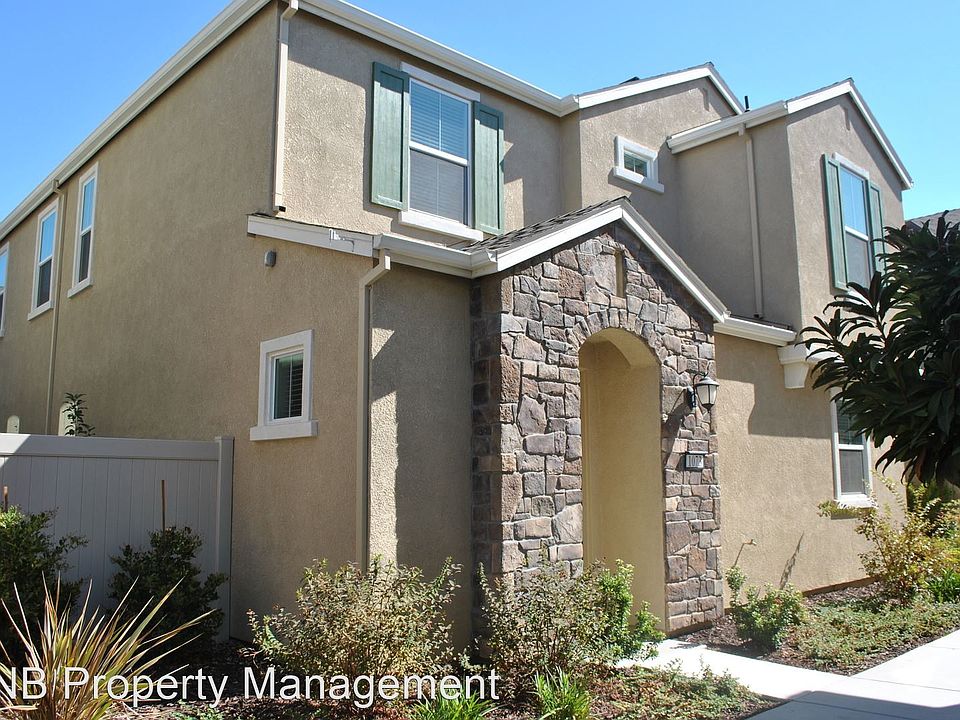 1st image of 1073 Dennington Pl