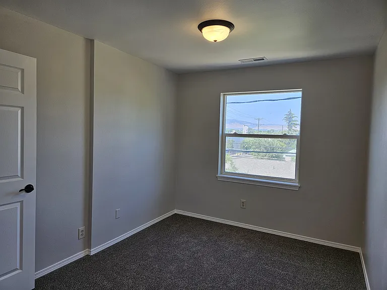 405 W 5th Ave — Photo 11