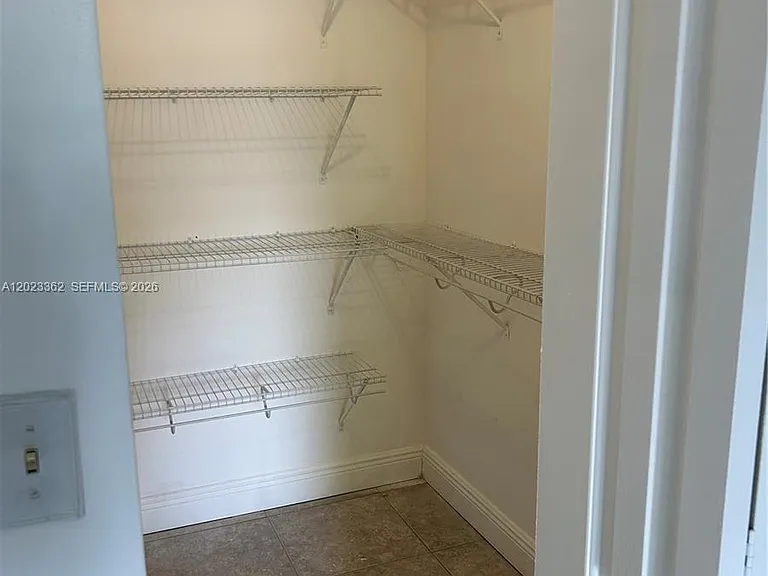578 Woodgate Cir #E — Photo 15