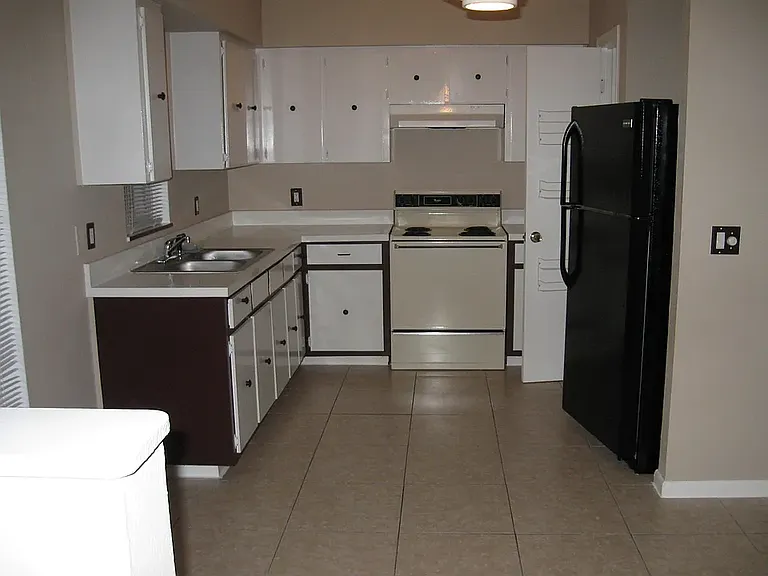 4641 SE 5th Pl #2 — Photo 5