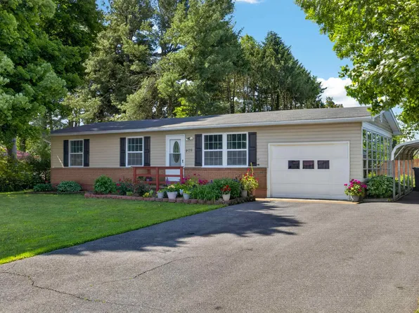 409 13th St, Grottoes, VA 24441