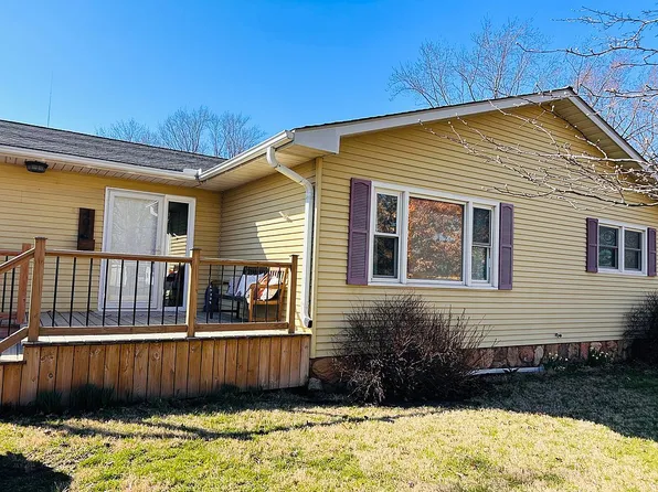 407 Tempa Dr, Sidney, IL 61877