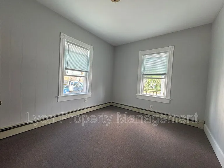 70 Bouvier Ave #1R — Photo 2