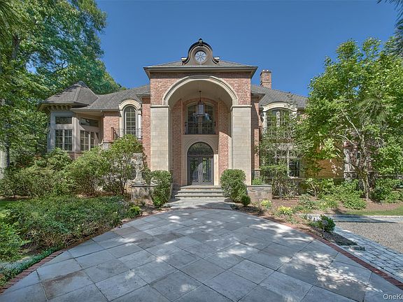 2nd image of 301 Whippoorwill Road