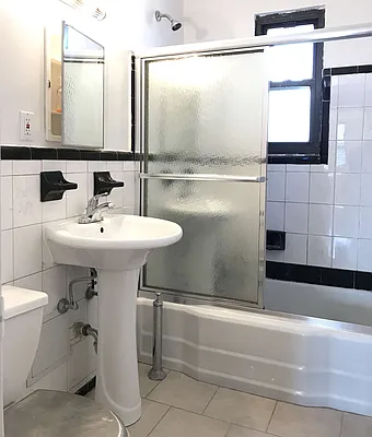 Rented by Zikos Realty Services | media 21