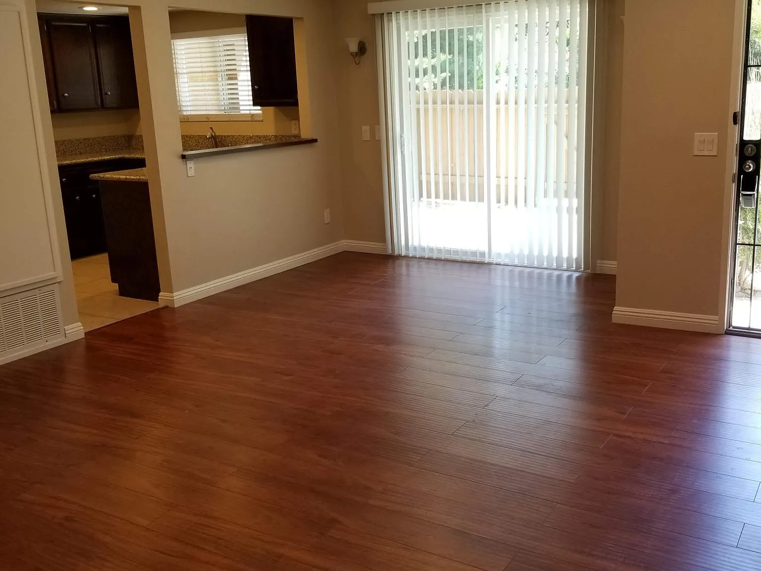 3 bed, 2.5 bath, 1138 sqft, $3,500 — Photo 4