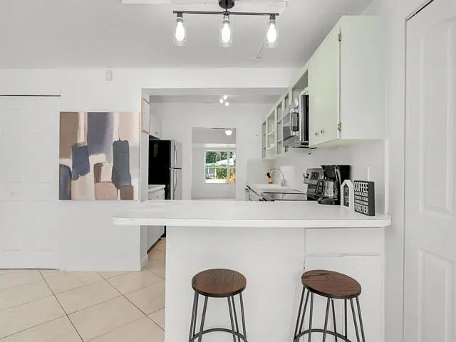 842 SW 11th Ct — Photo 15