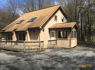 2212 Beaver Cir, Pocono Summit, PA 18346