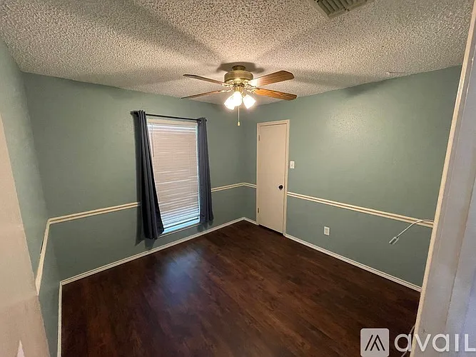2401 Kline Cir — Photo 7