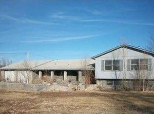 5204 S Obee Rd, Hutchinson, KS 67501