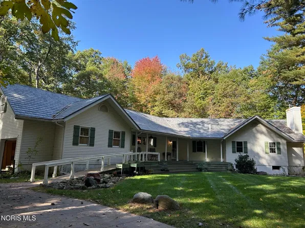 5150 Manore Rd, Swanton, OH 43558
