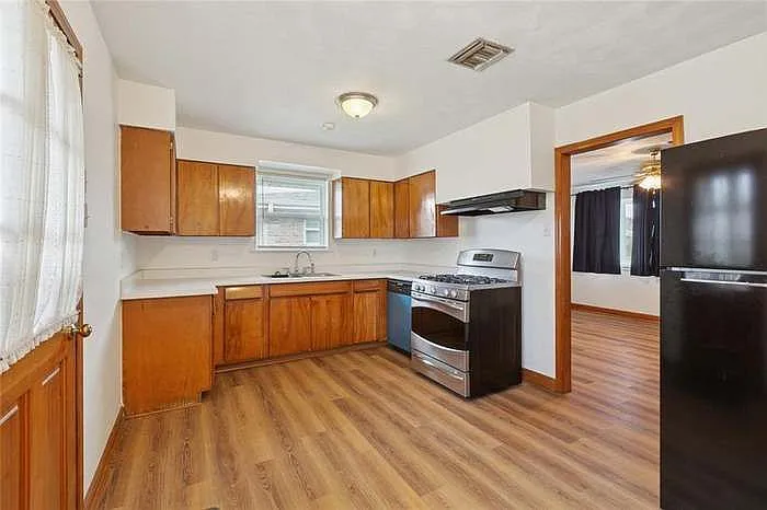 2524 Mississippi Ave — Photo 5