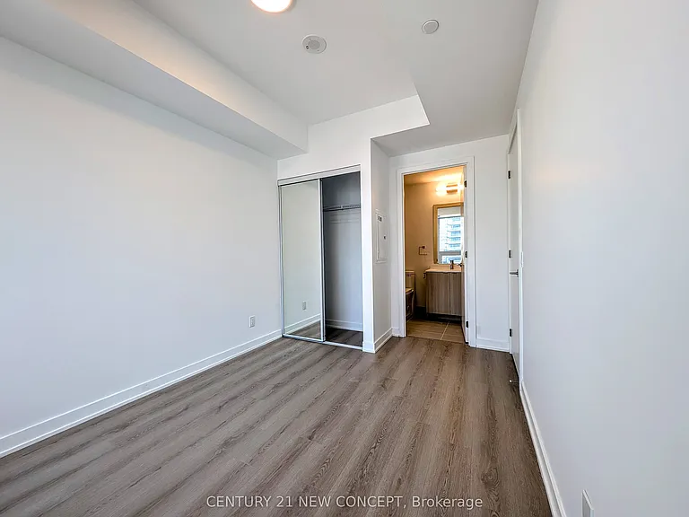 100 Queen St E #2715 — Photo 12