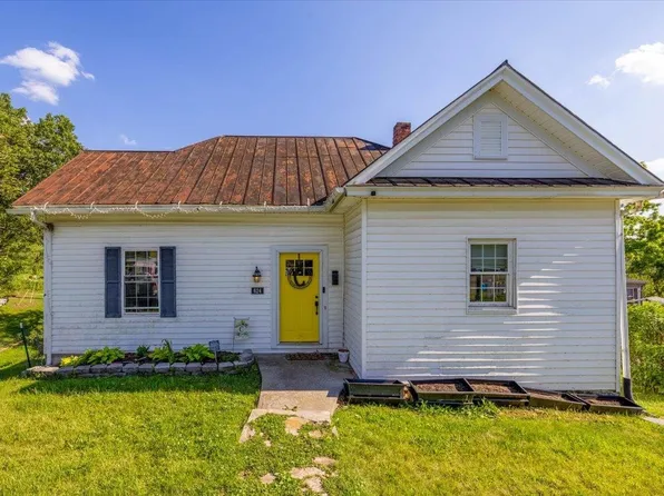 624 8th St NE, Pulaski, VA 24301