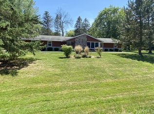 15805 Fieldbrook Dr, Brookfield, WI 53005