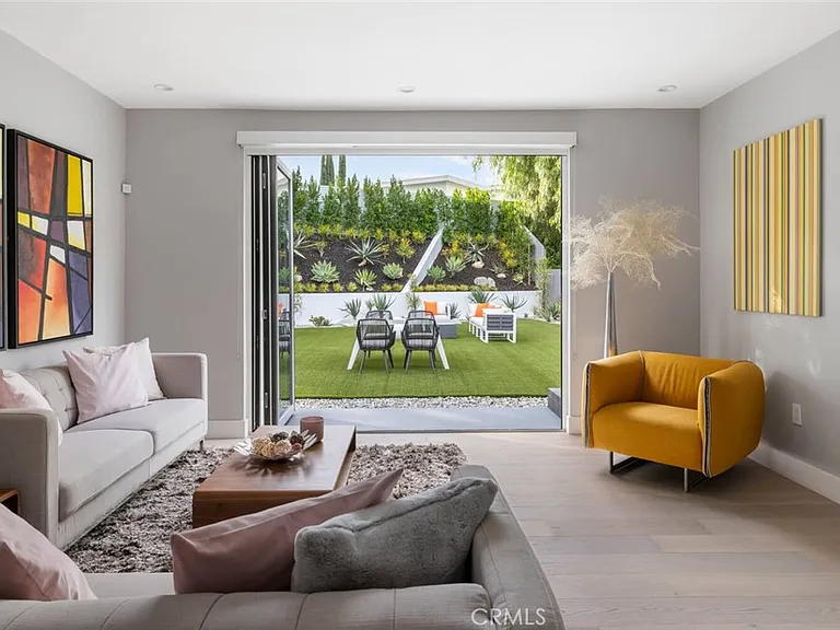 4731 Topanga Canyon Blvd — Photo 13