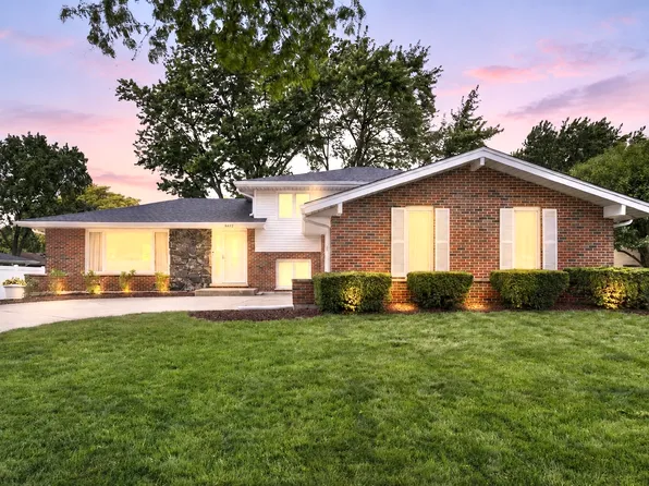 8632 Clifford Dr, Darien, IL 60561