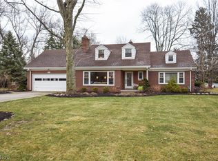209 Bradley Rd, Bay Village, OH 44140