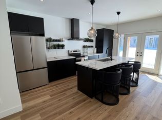 10 Sweet Cicely St #Basement, Springwater, ON L9X 2E2