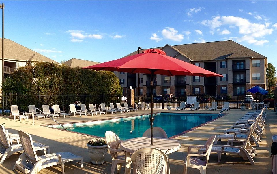 1st image of 2301 Veterans Memorial Pkwy APT 321