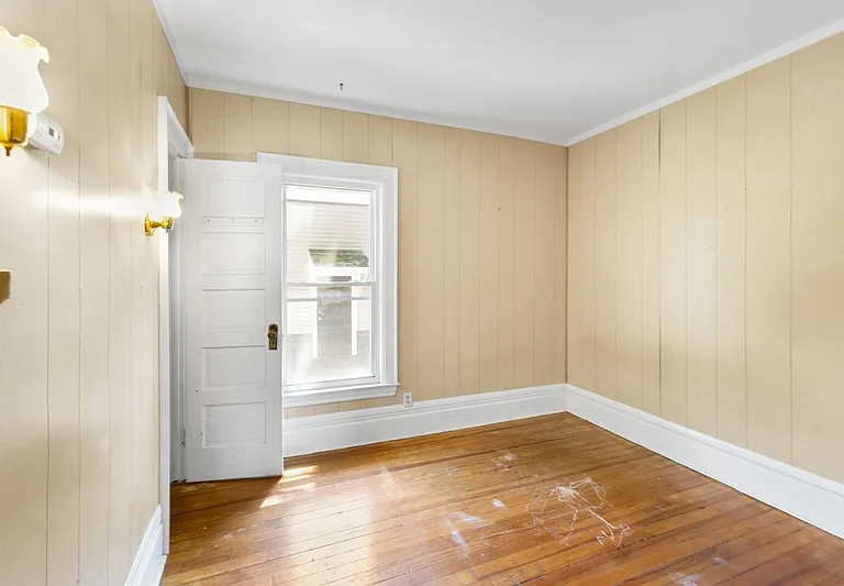 247 Roosevelt Ave #1 — Photo 7
