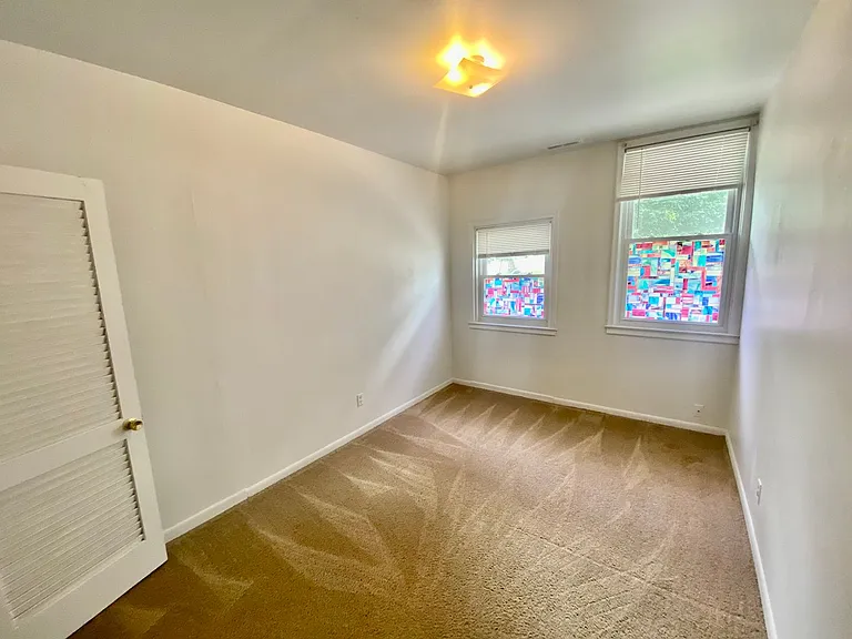 400 Perrin St — Photo 13