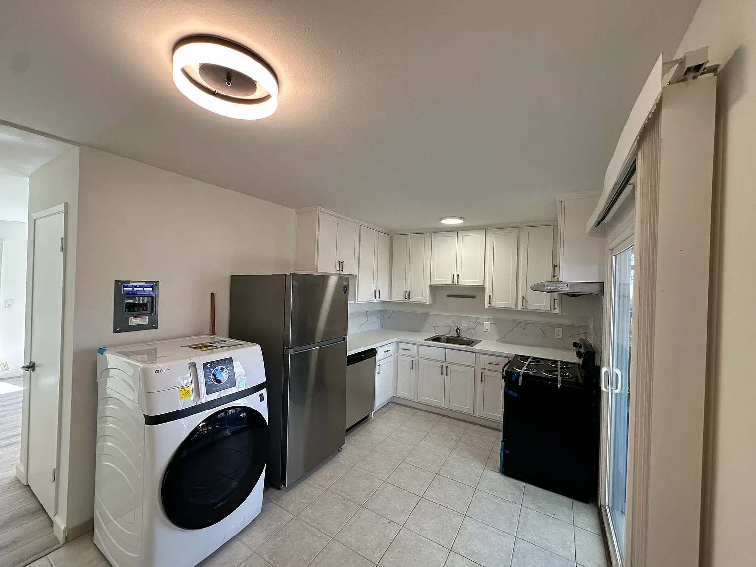 2 bed, 985 sqft, $2,950 — Photo 2