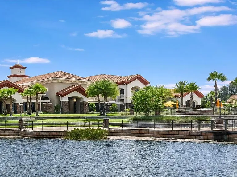 576 Cantabria Dr — Photo 28