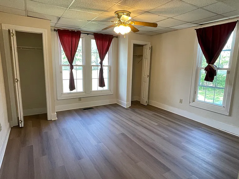 556 Victor Ave — Photo 10