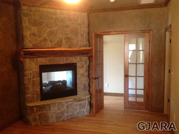 4th image of 839 Shiraz Dr