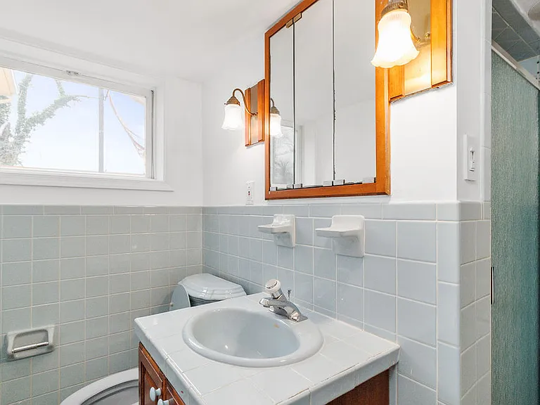 6138 Beachway Dr — Photo 31