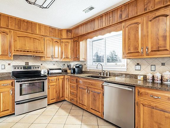 5th image of 638 Tittsworth Springs Rd