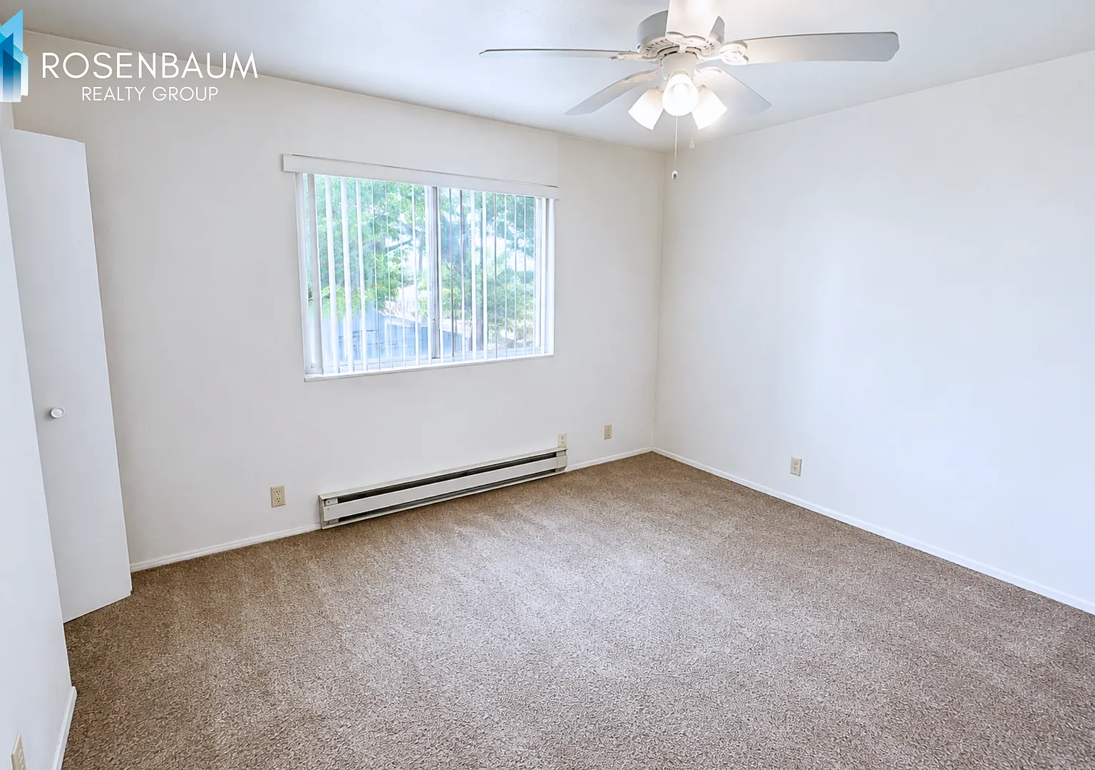 Cozy Upstairs 2-Bedroom Apartment with Shared Fenced Yard — Photo 4