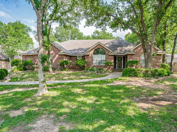 6713 Westover Dr, Granbury, TX 76049