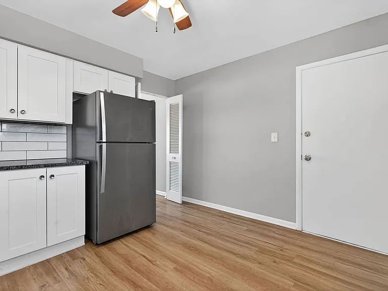 34-46 Kensington Apartments — Photo 21