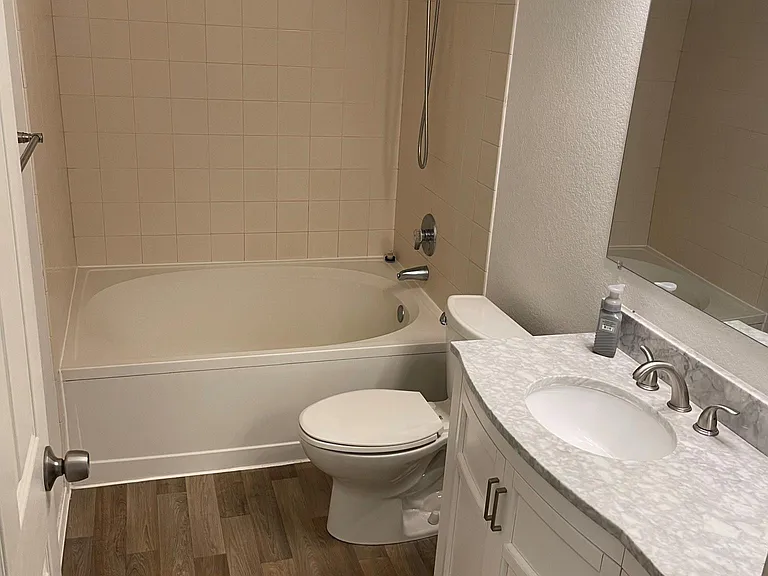 1220 NE Horizon Loop #109 — Photo 10