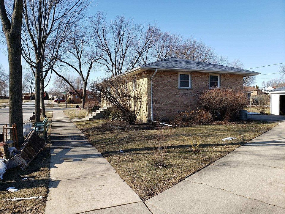 2nd image of 547 N Neva Ave