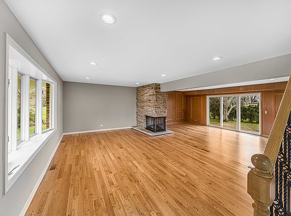 4th image of 2781 Canterbury Dr