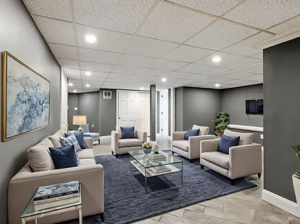 547 Broadway #1B, Somerville, MA 02145