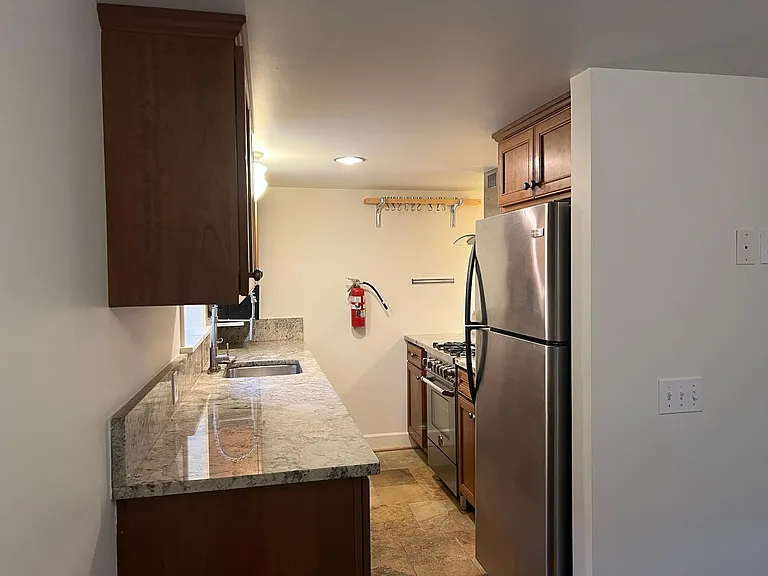 4915 Linden Ave N #5 — Photo 7