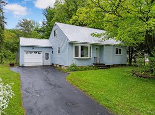 410 Pinewood Dr, Utica, NY 13502