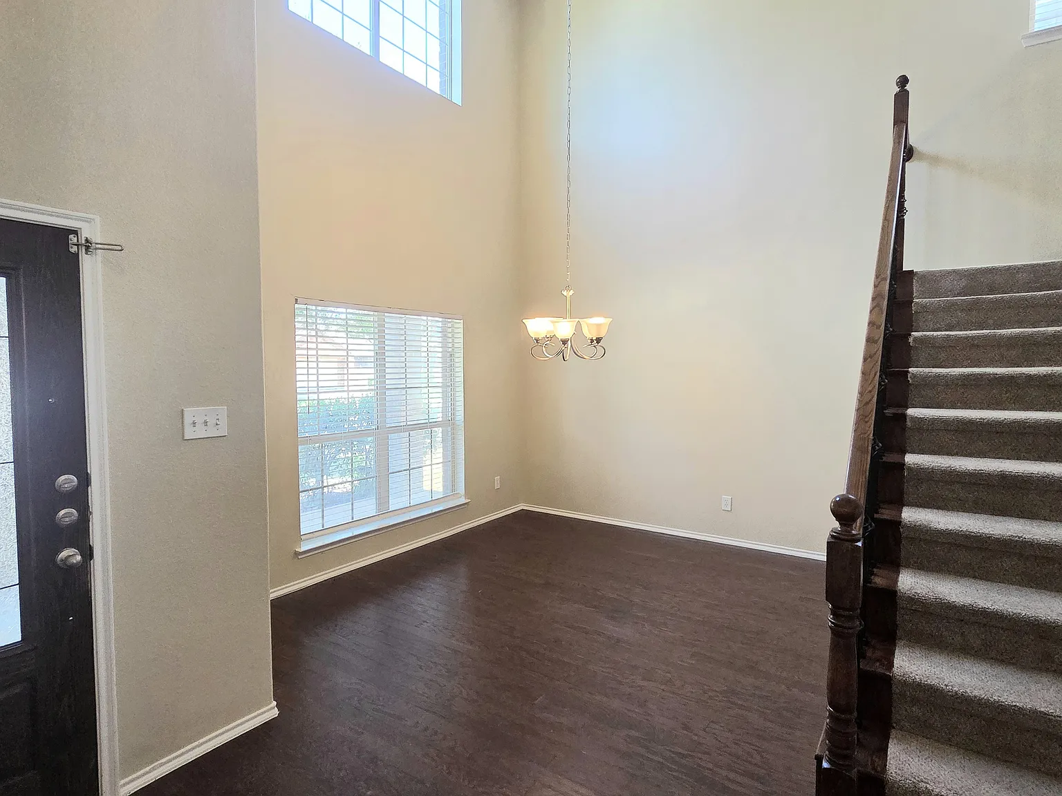 4 bed, 3033 sqft, $2,875 — Photo 3