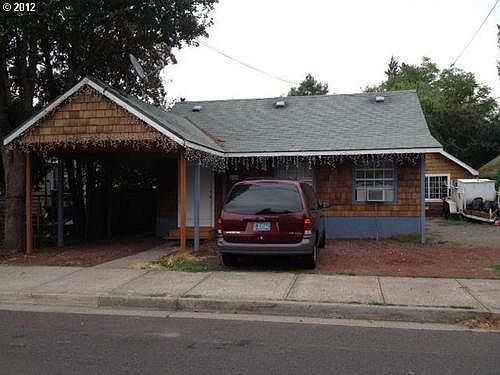 1st image of 460 SE 15th Ave